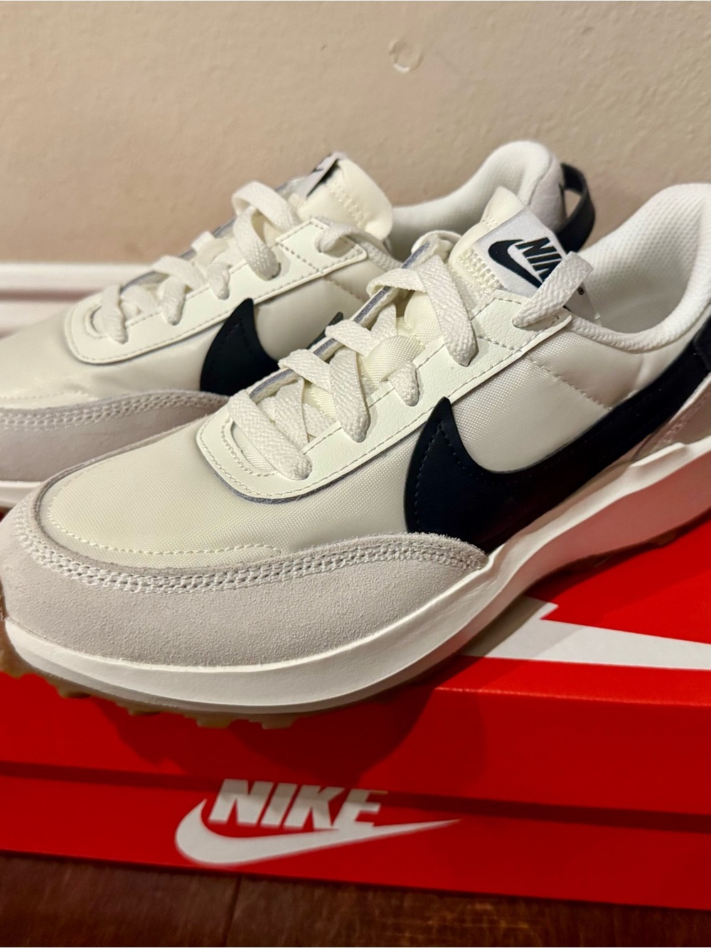 Nike waffle debut sail/black gum 7 NIB - Picture 2 of 5